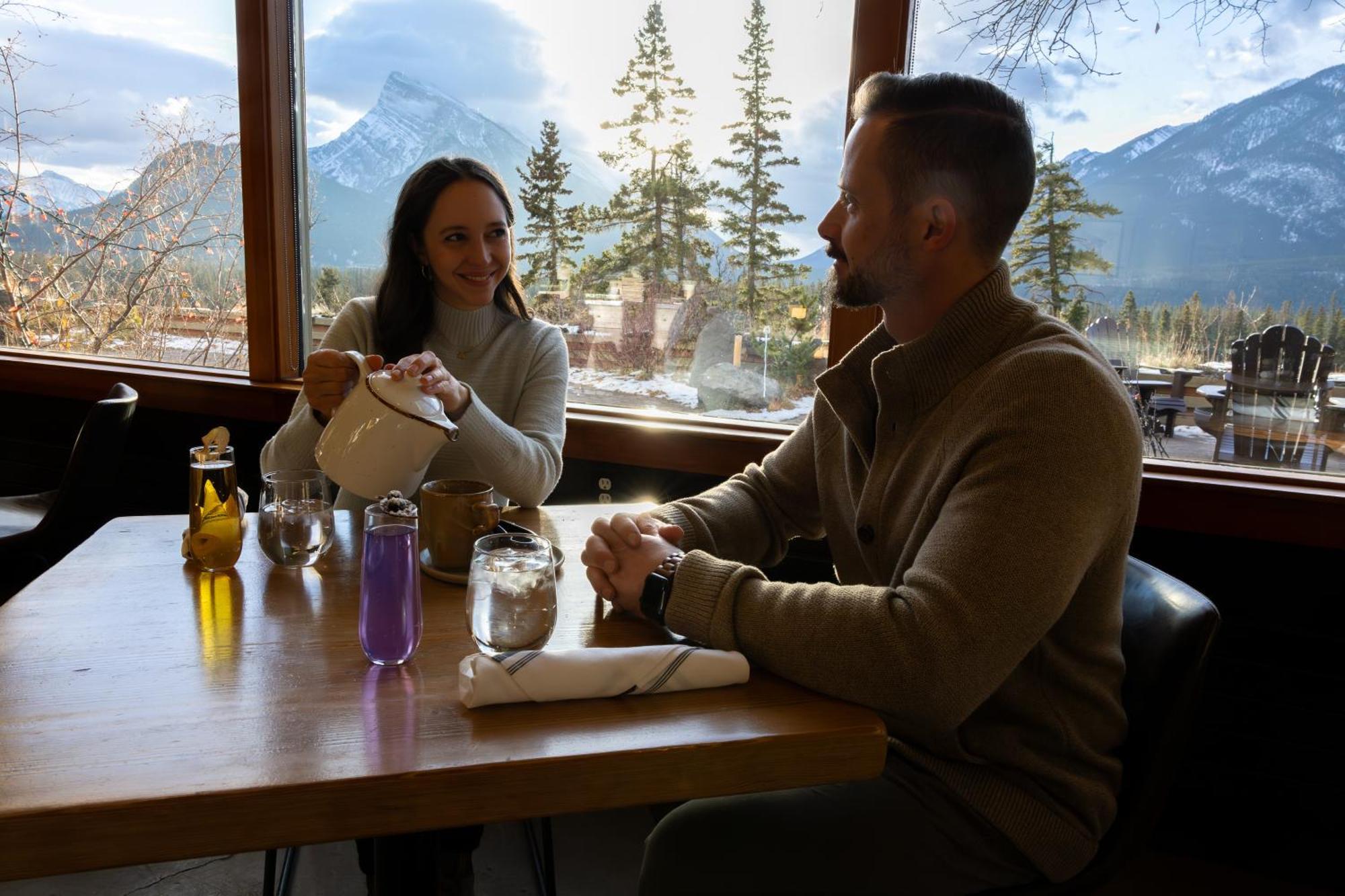 The Juniper Hotel & Bistro Banff Eksteriør billede