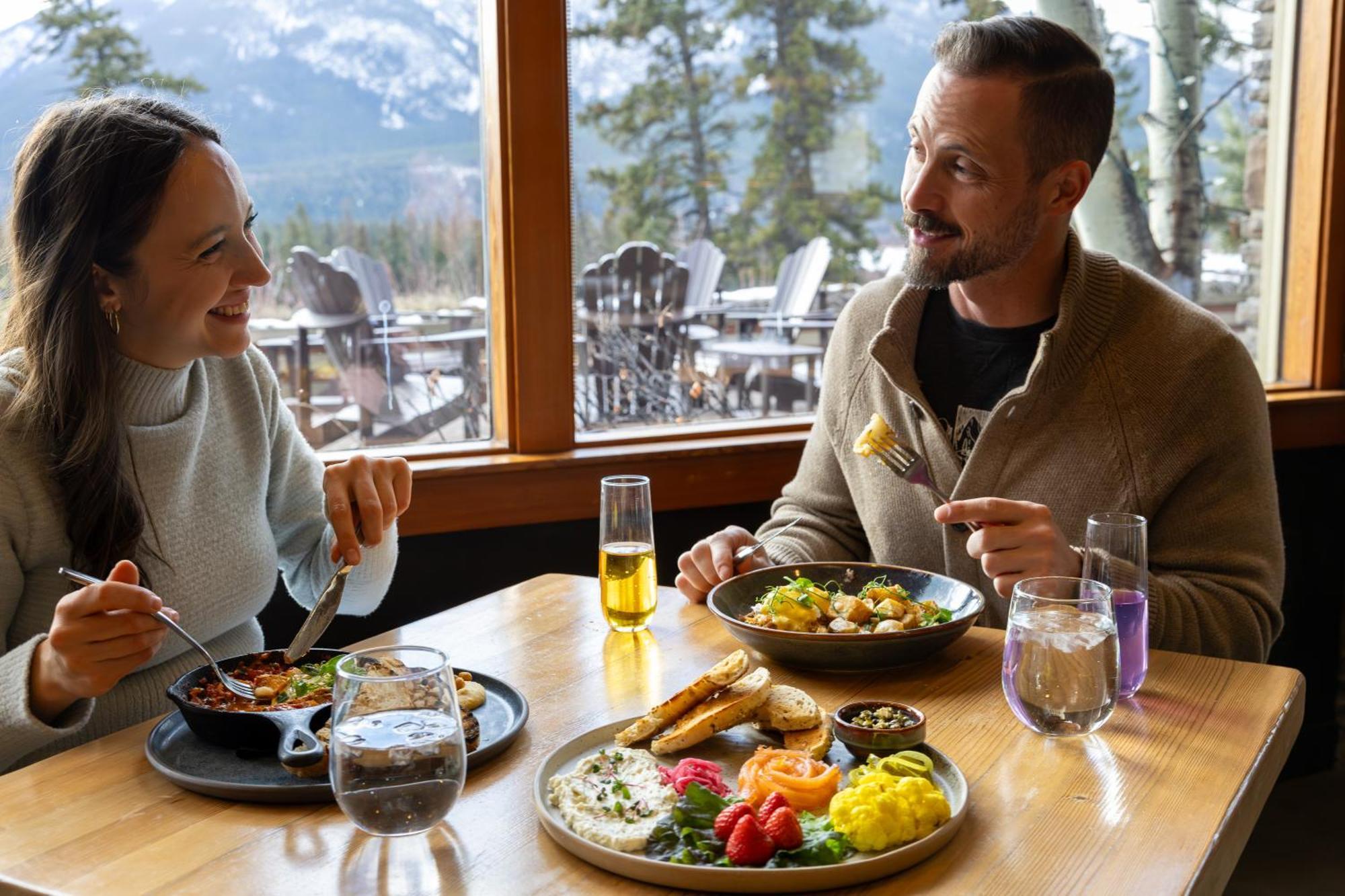The Juniper Hotel & Bistro Banff Eksteriør billede