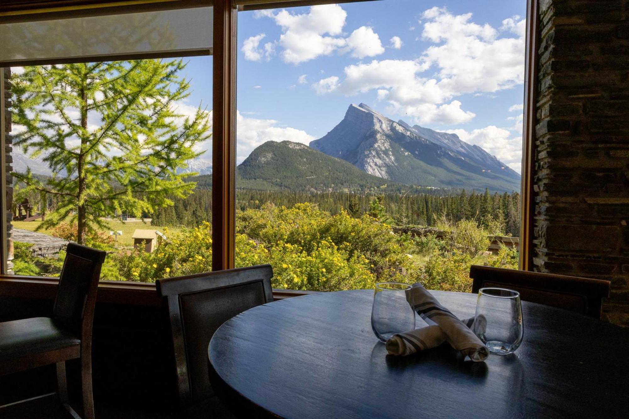 The Juniper Hotel & Bistro Banff Eksteriør billede