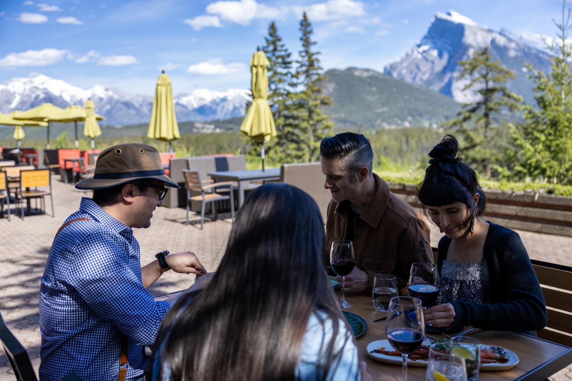 The Juniper Hotel & Bistro Banff Eksteriør billede