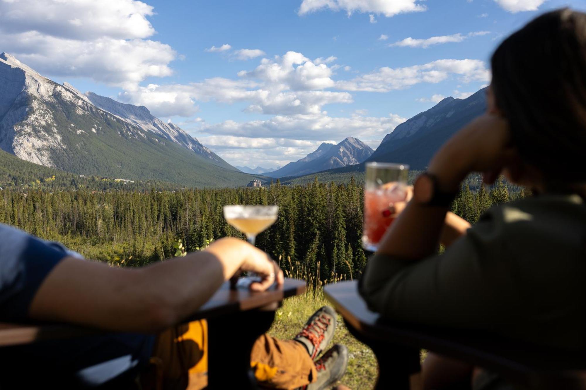 The Juniper Hotel & Bistro Banff Eksteriør billede